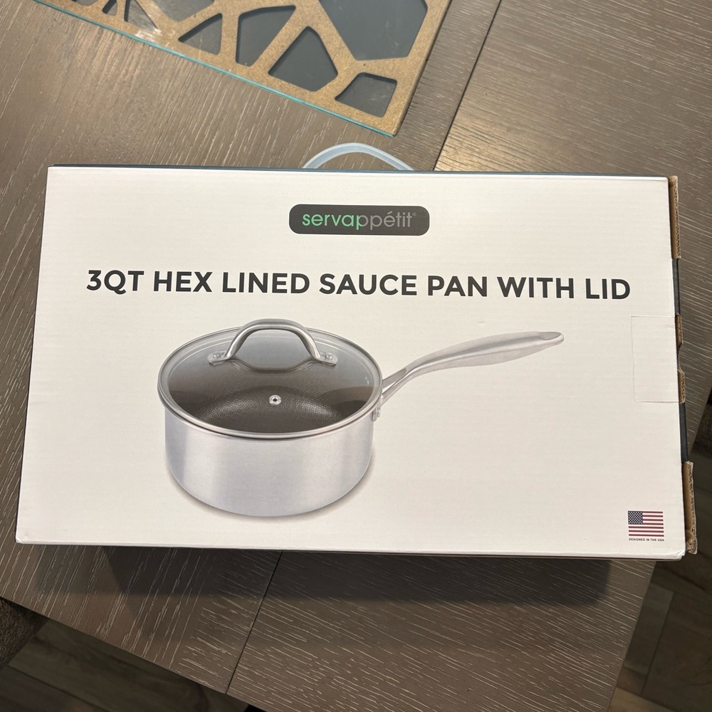 NWT Hex-lined Silver Sauce Pan with Lid